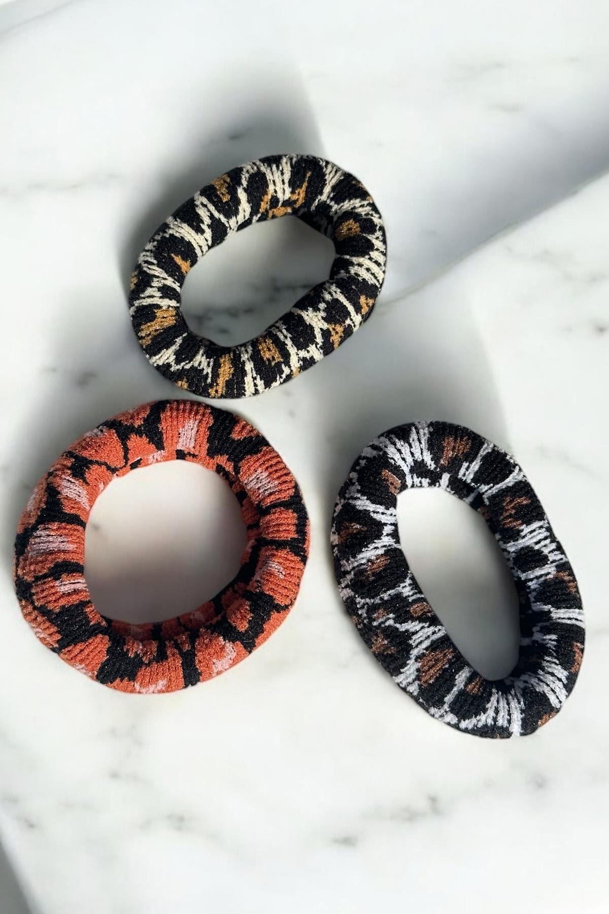 Karışık Renk Leopar Desenli 3'lü Havlu Toka