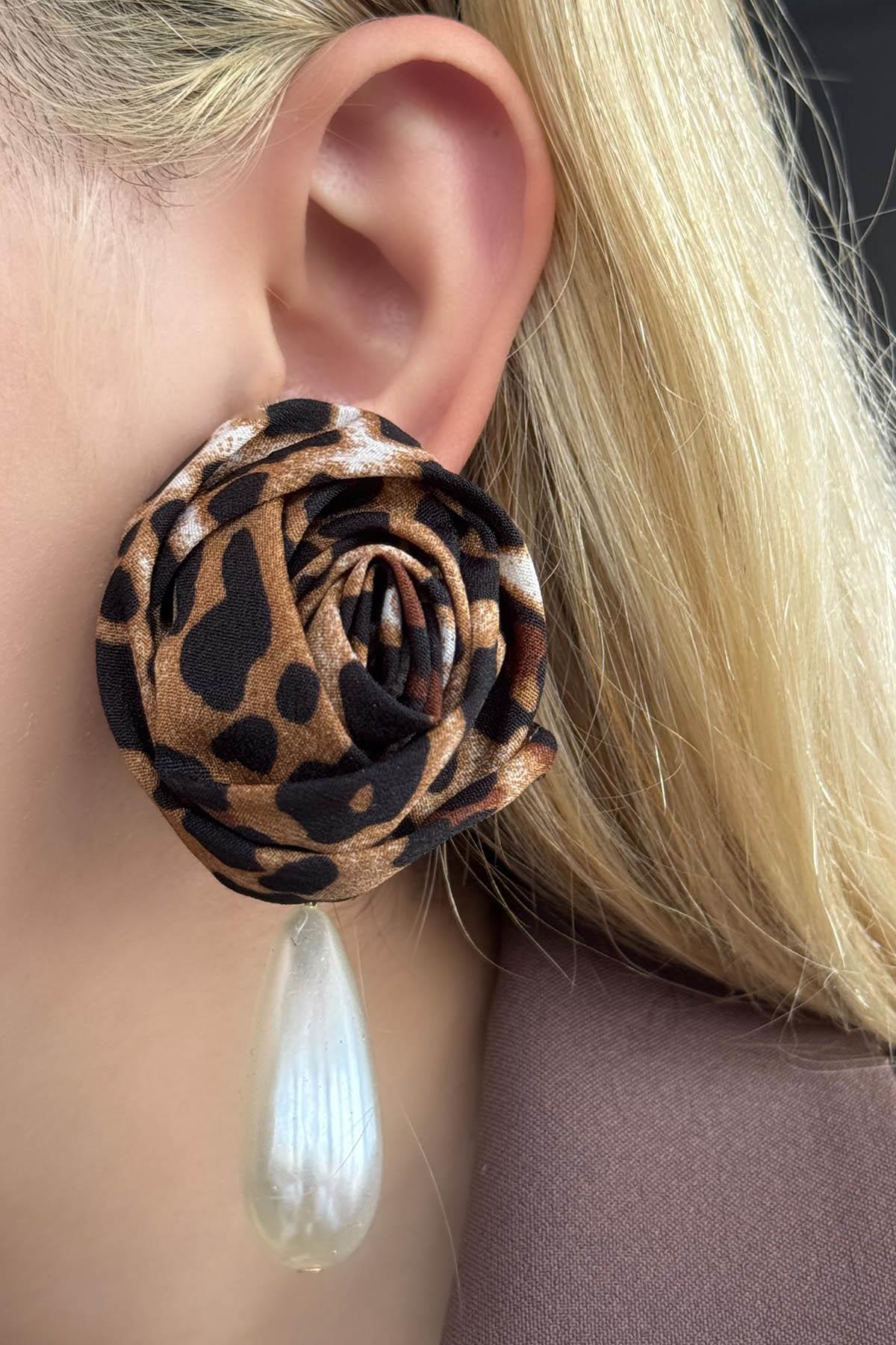 Leopar Desenli İnci Detaylı Sallantılı Tasarım Küpe (Çift)