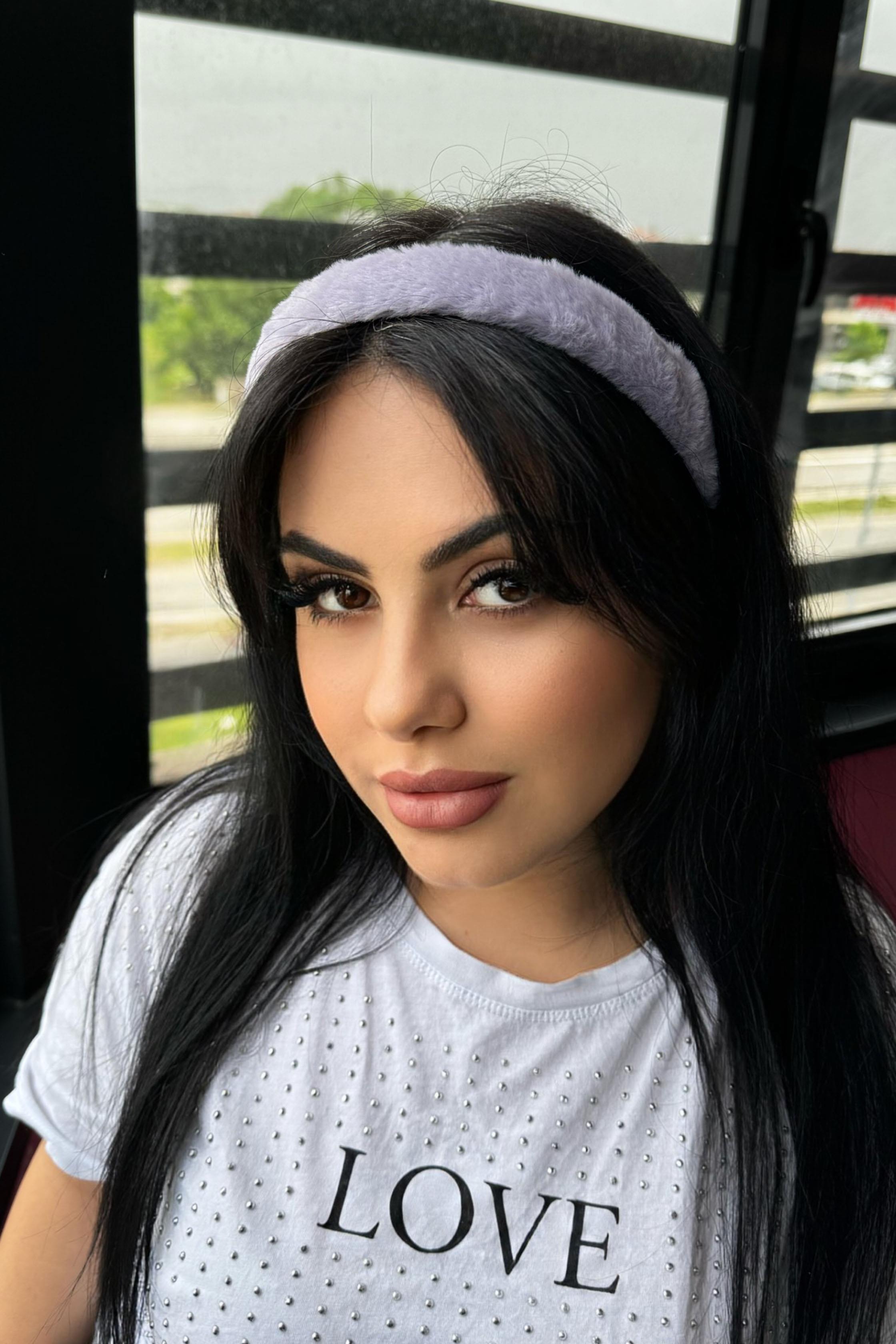 Lila Renk Peluş Taç