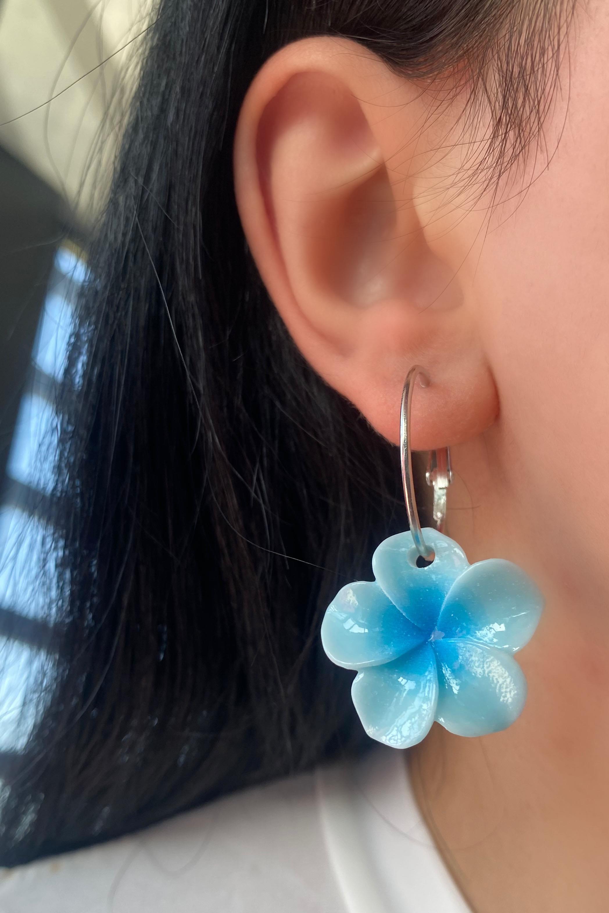 Mavi Renk Sallantılı Lotus Küpe (Çift)