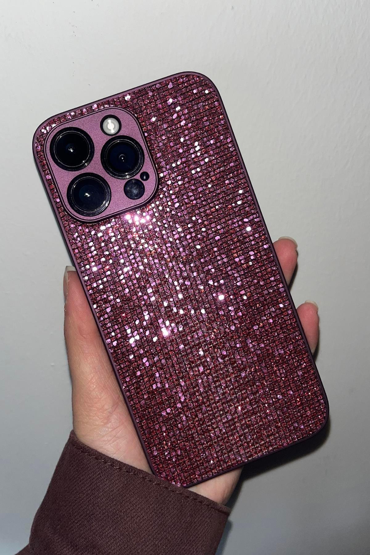 Mor Renk Taş Detaylı 15 Pro Max Telefon Kılıfı