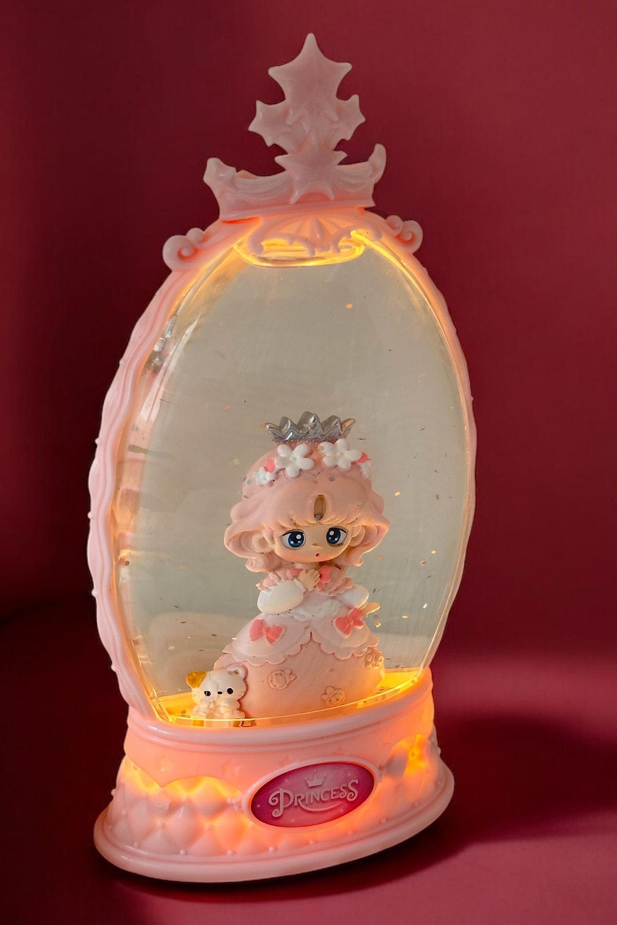 Pembe Renk Kız Figürlü Müzikli Ve Işıklı Kar Küresi