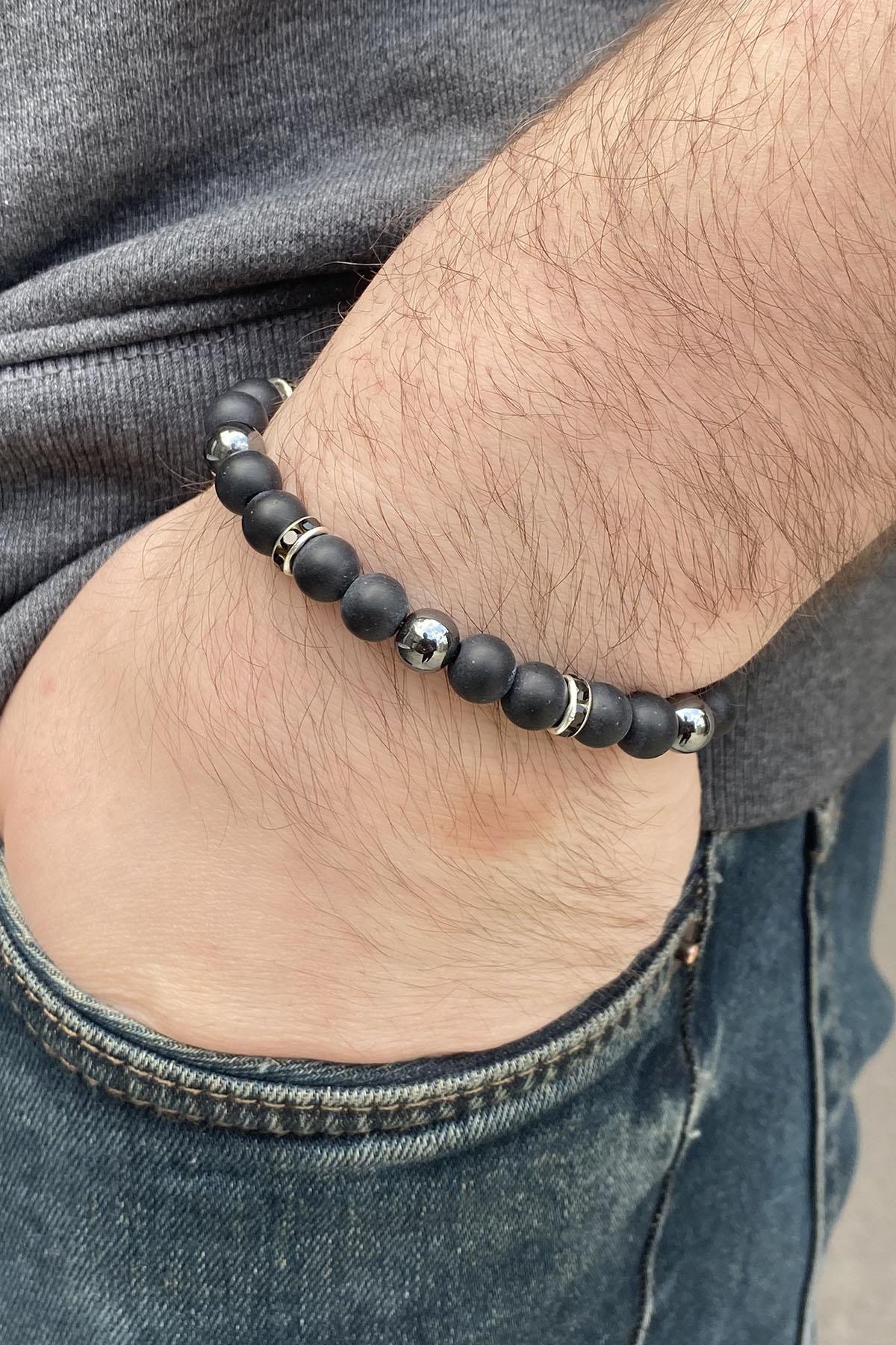 Siyah Renk Boncuk Detaylı Erkek Bileklik