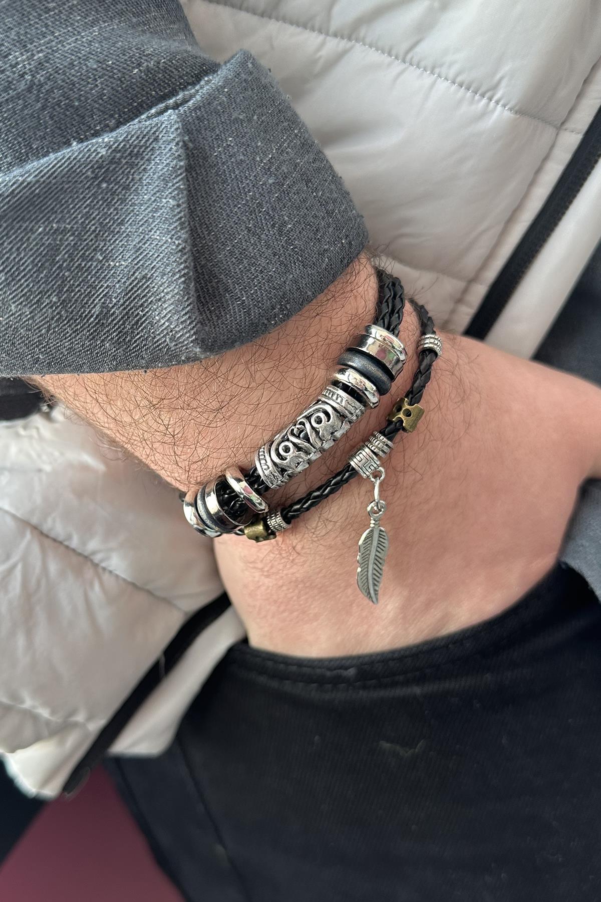 Siyah Renk Karışık Figürlü Erkek Deri Bileklik