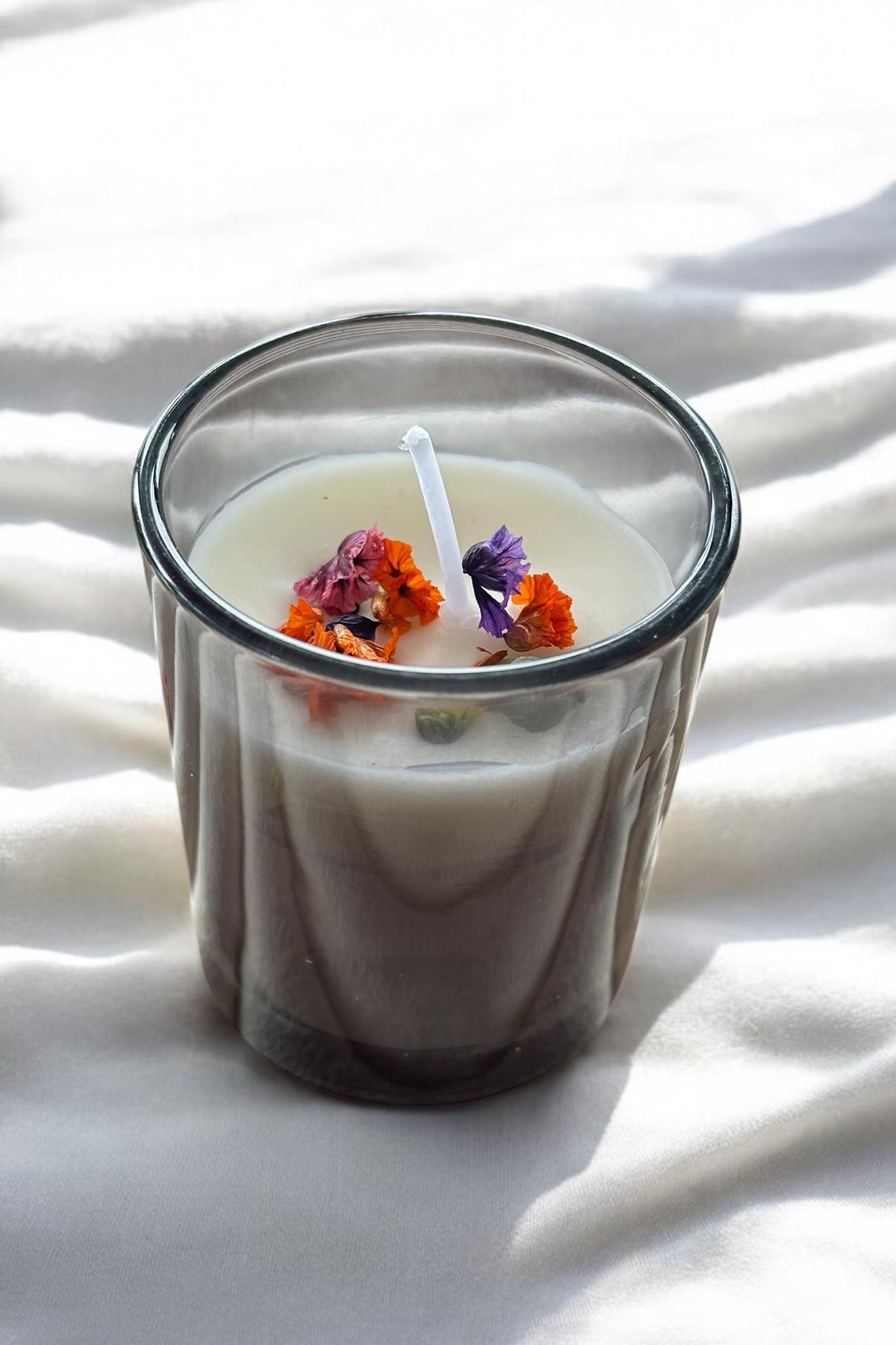 Siyah Renk Kuru Çiçek Detaylı Mum