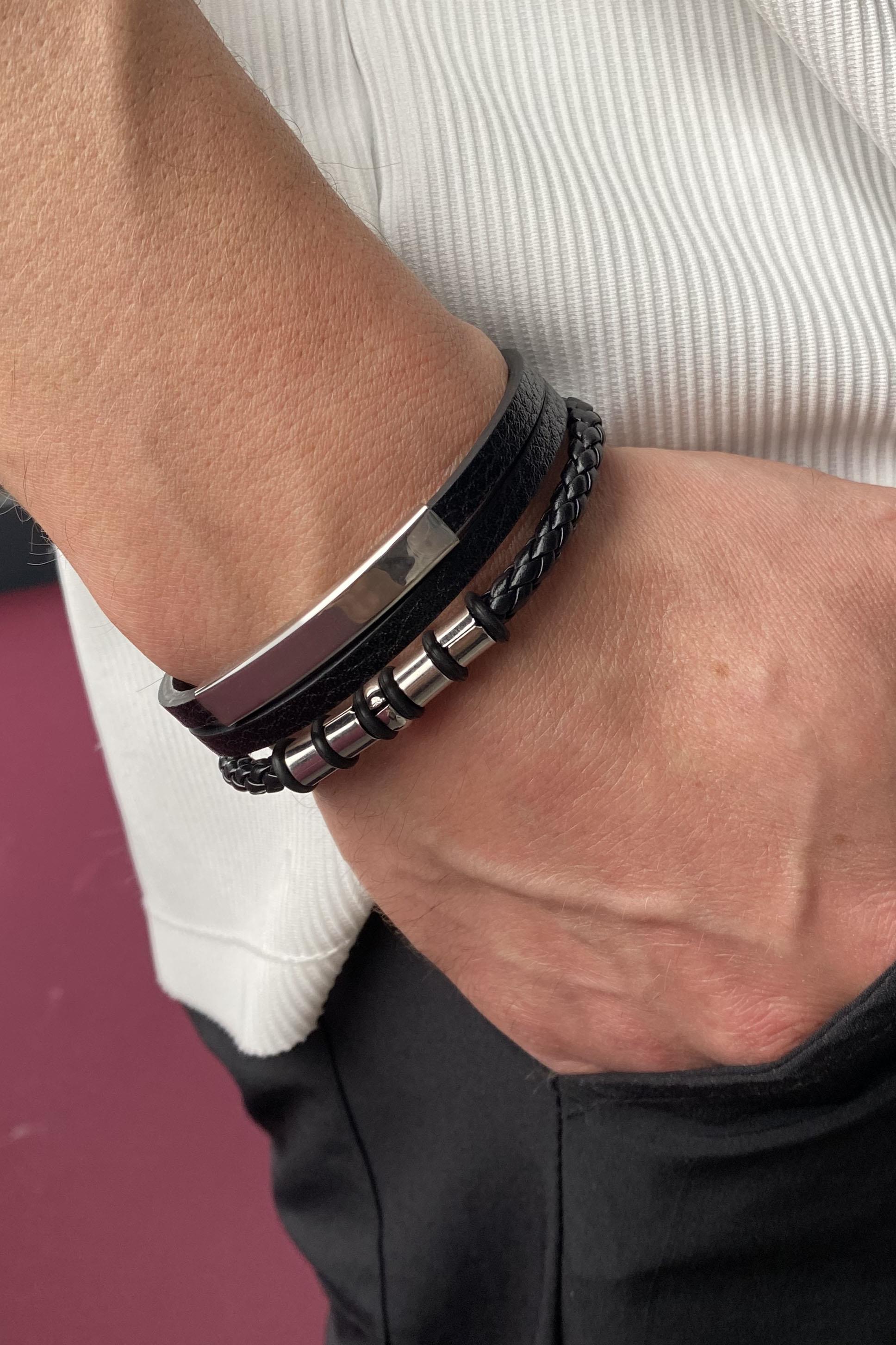 Siyah Renk Metal Detaylı Çelik Bileklik