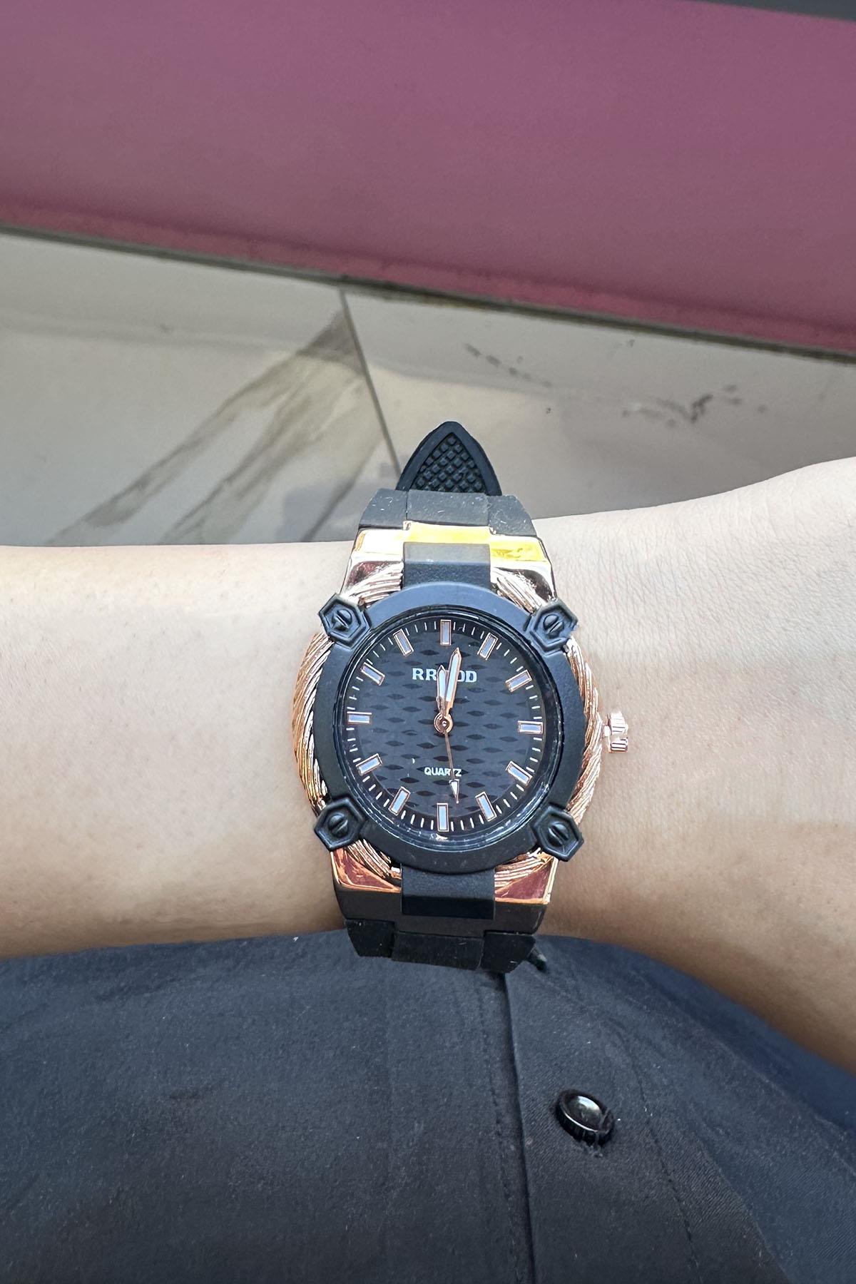 Siyah Renk Silikon Kordonlu Kadın Saat