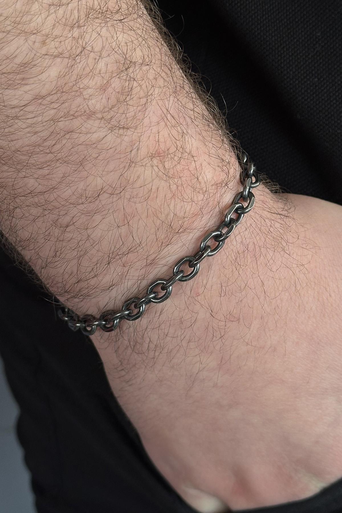 Siyah Renk Zincir Detaylı Erkek Çelik Bileklik
