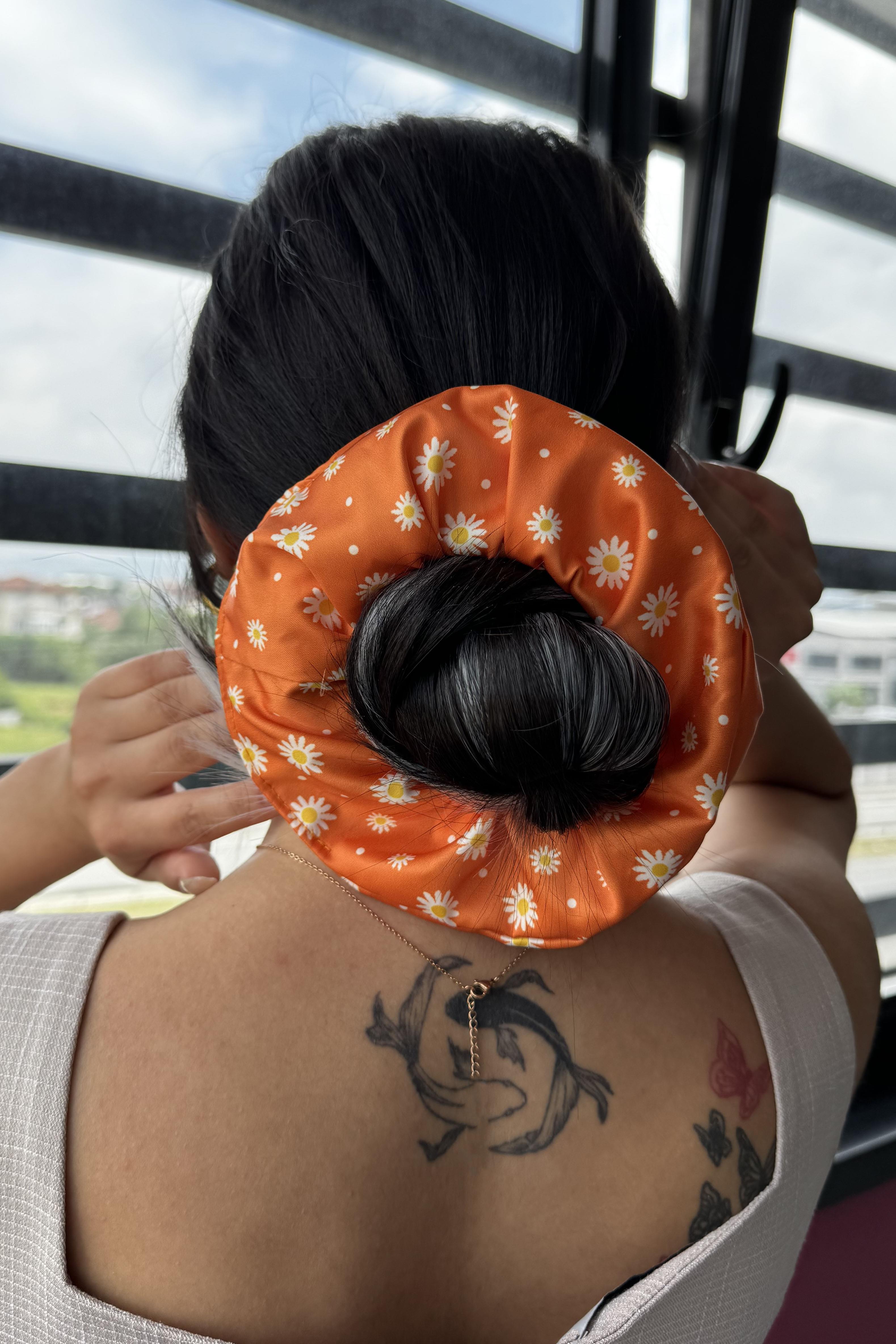 Turuncu Renk Papatya Desenli Simit Toka