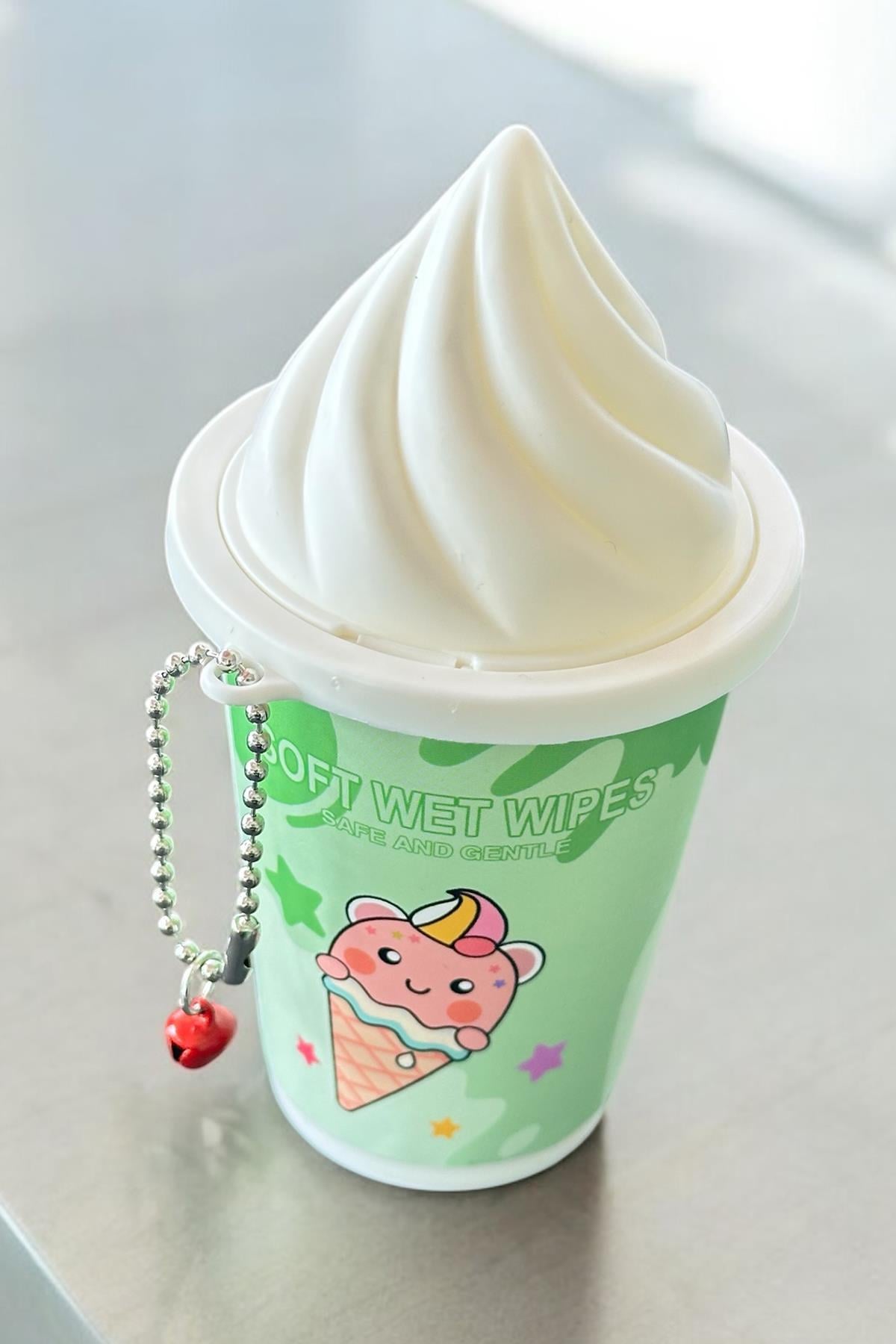 Yeşil Renk Dondurma Figürlü Anahtarlık Detaylı Kutulu Islak Mendil