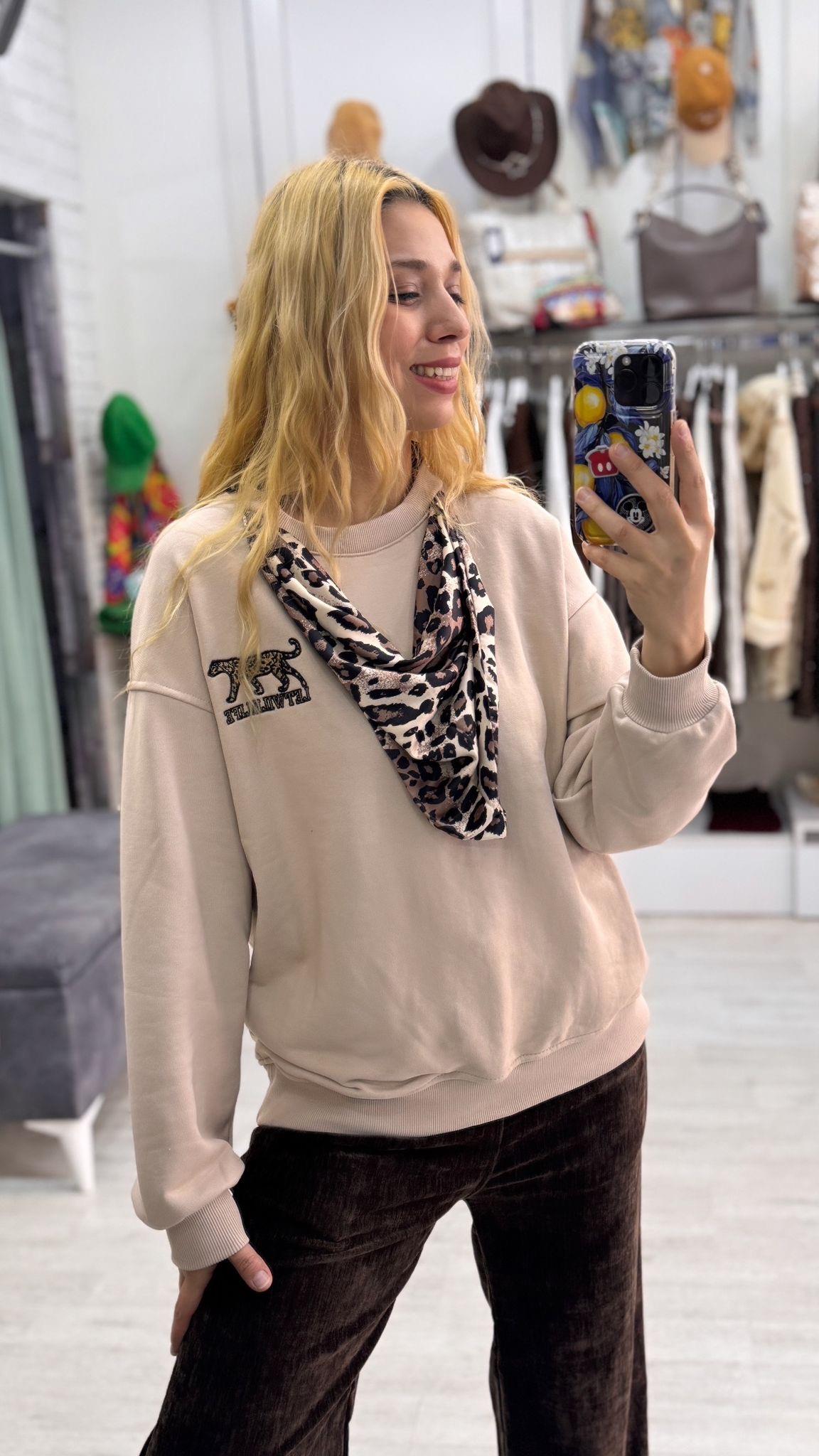 Fularlı Leopar Sweatshirt