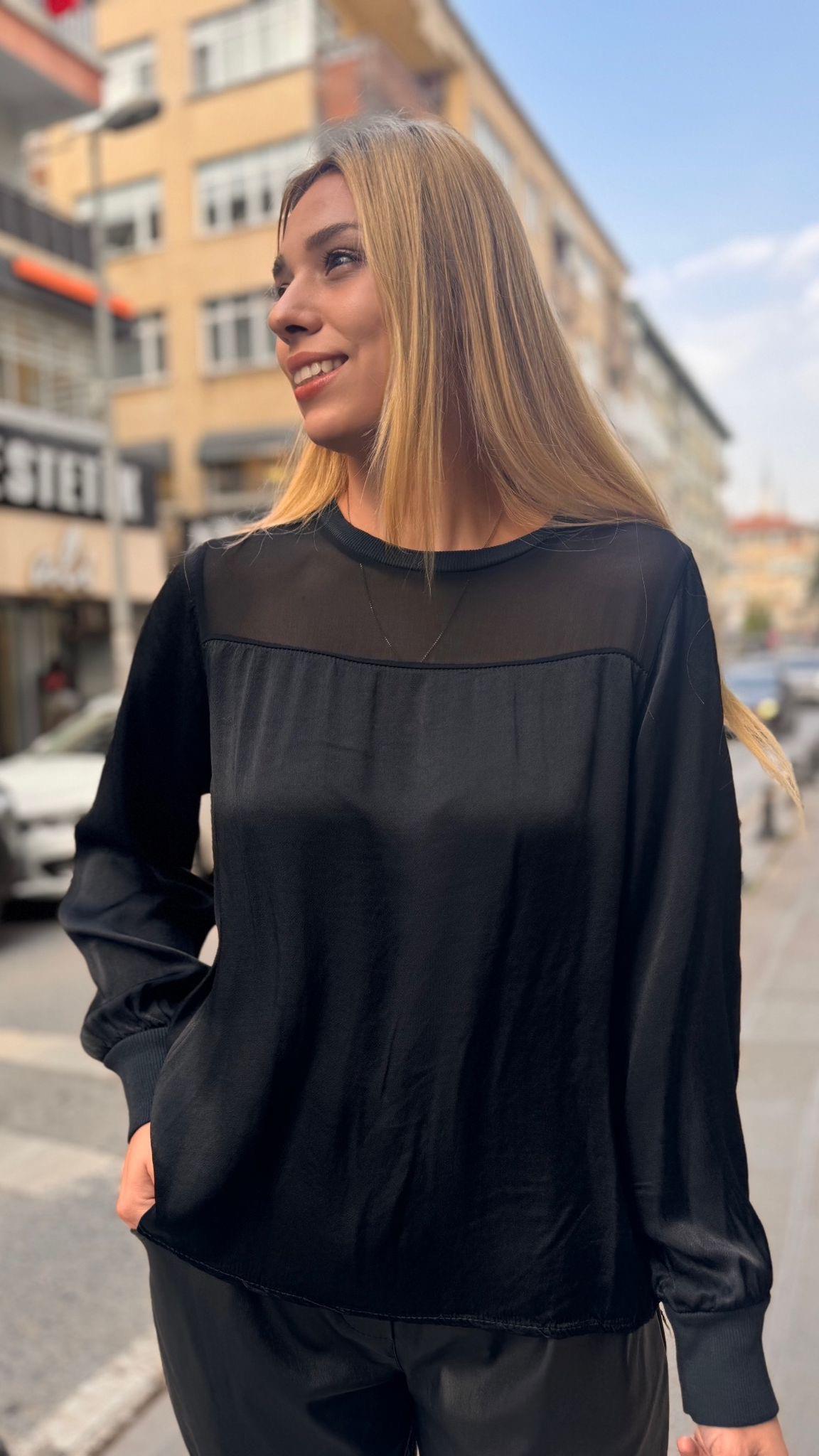 İthal Tül Detayli Saten Bluz