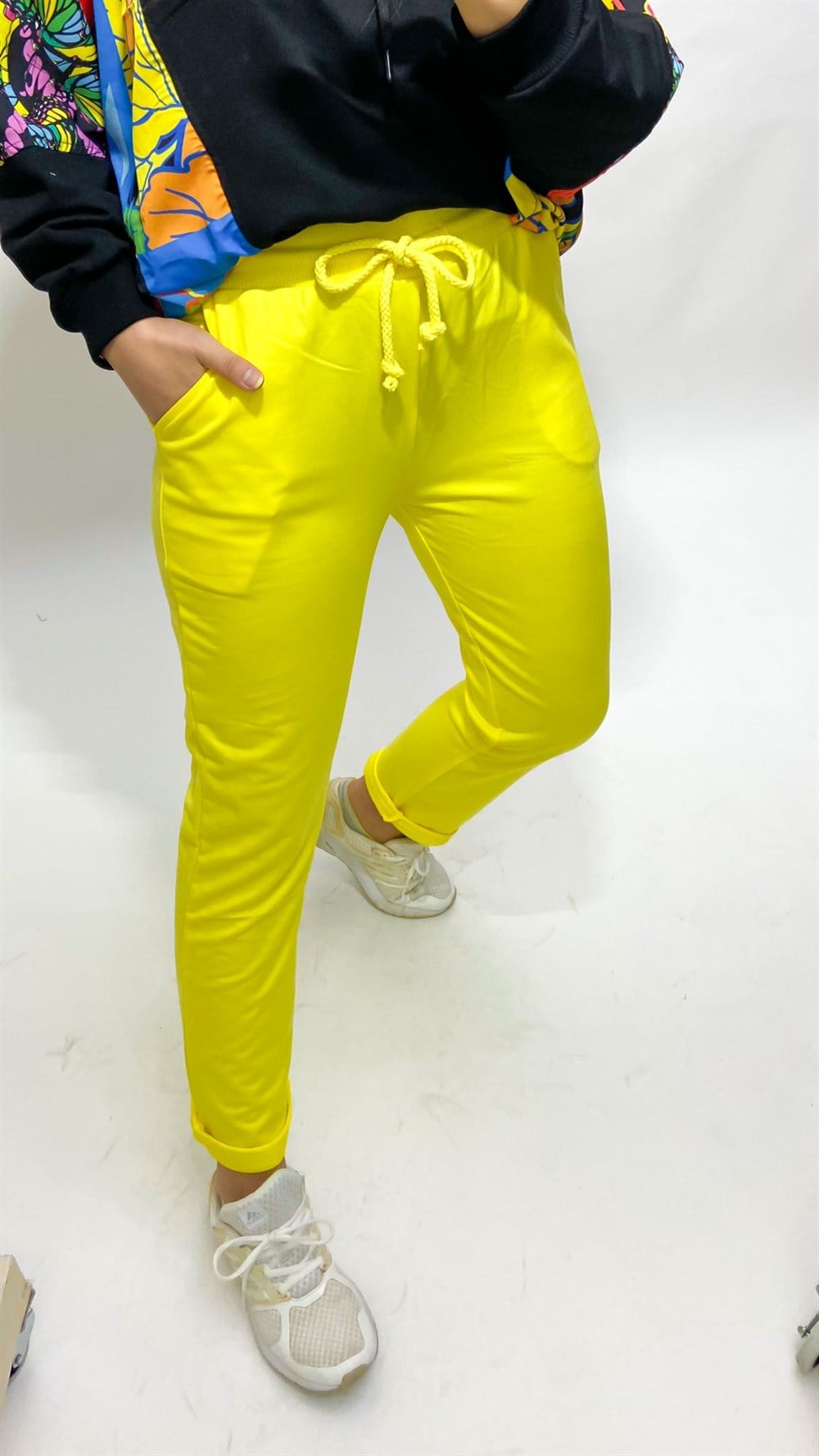 Sari Eşofman 