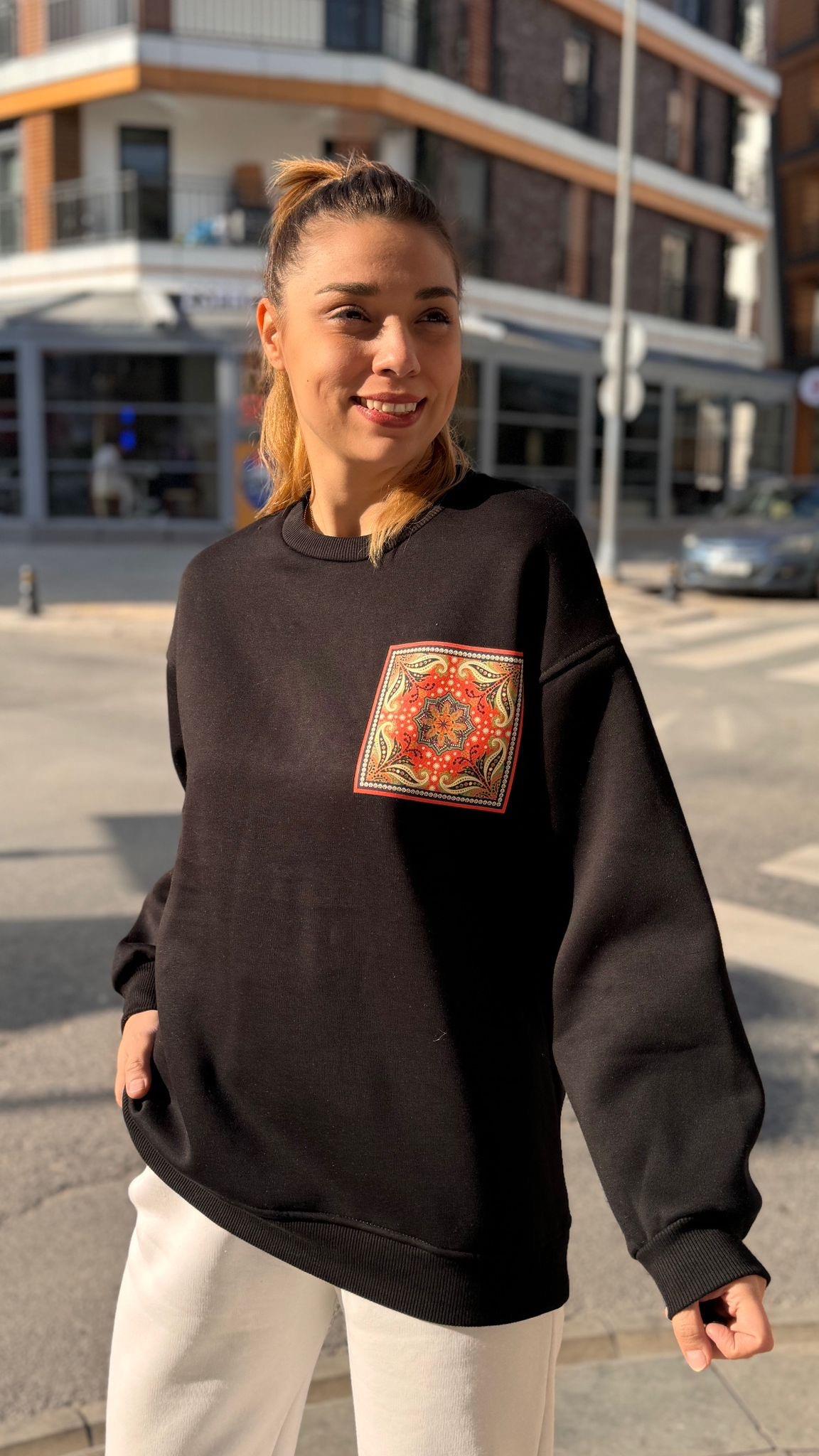 Arkası Turuncu Desen Sweat