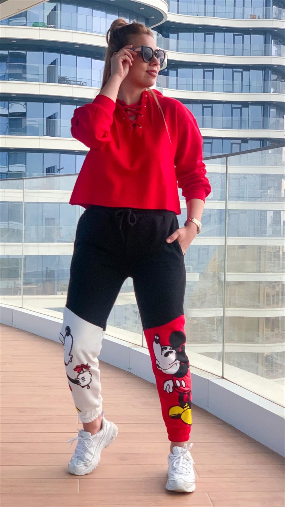 Bağcıklı Yaka Sweatshirt