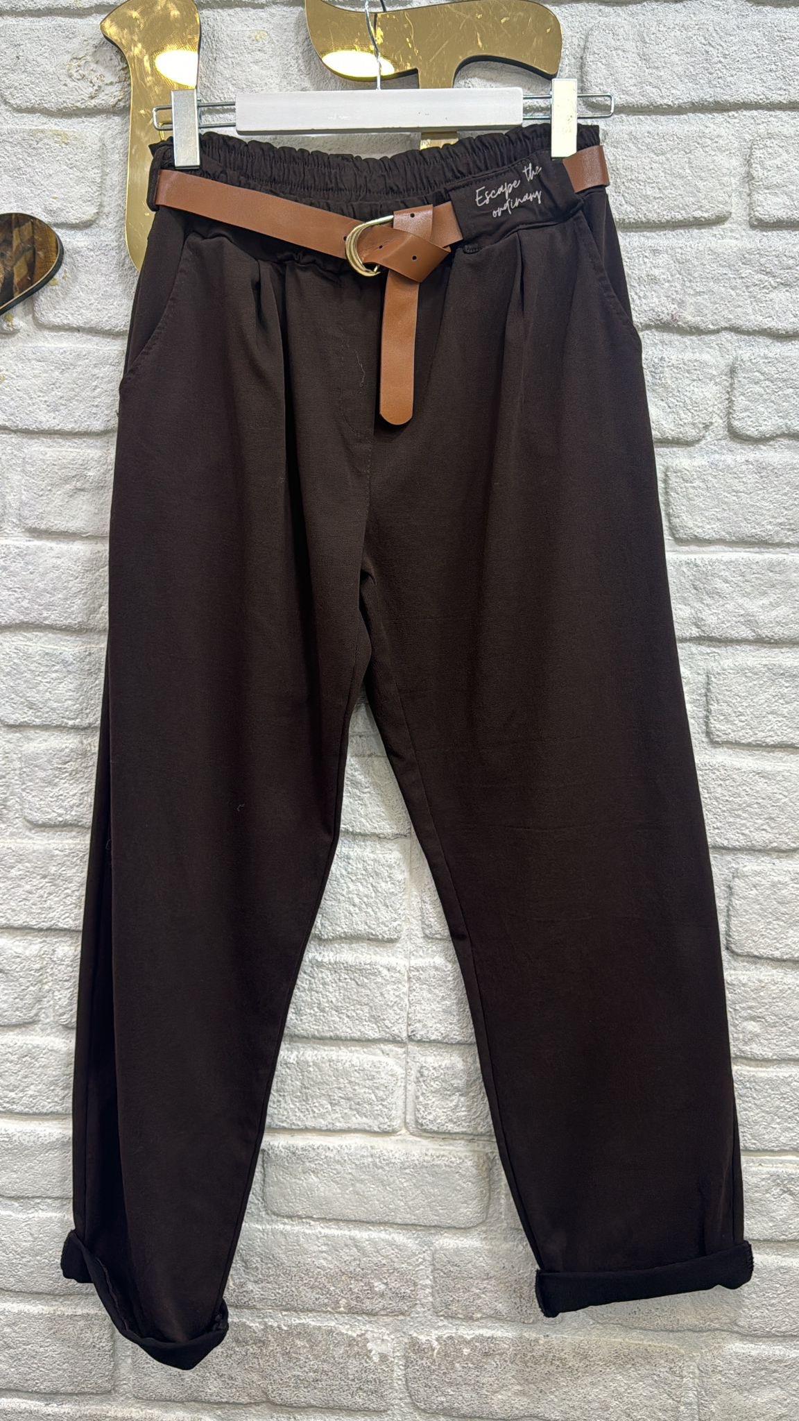 İthal Kemeri Yazı Desen Mom Pantolon