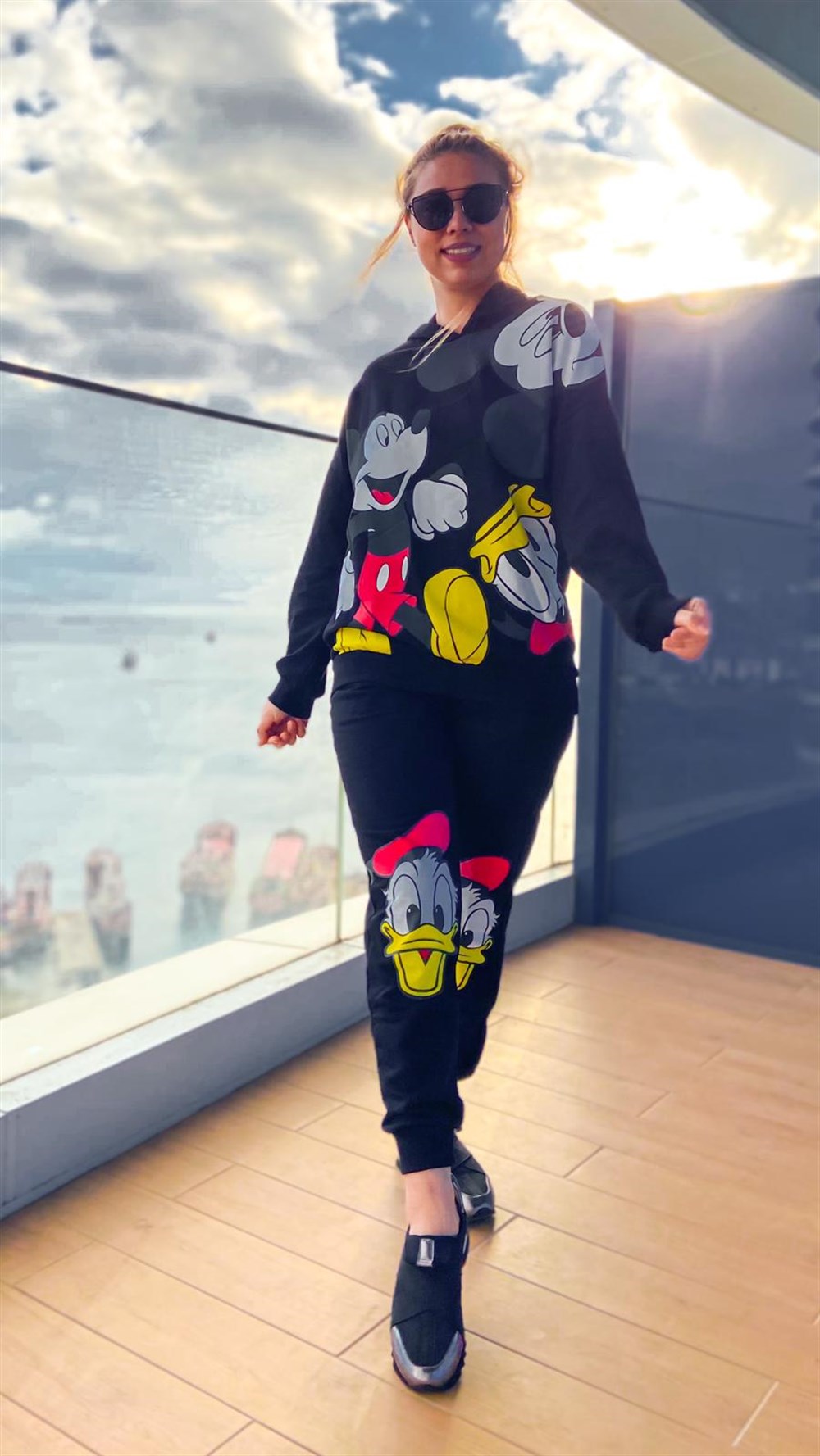 Noce Mickey Takım