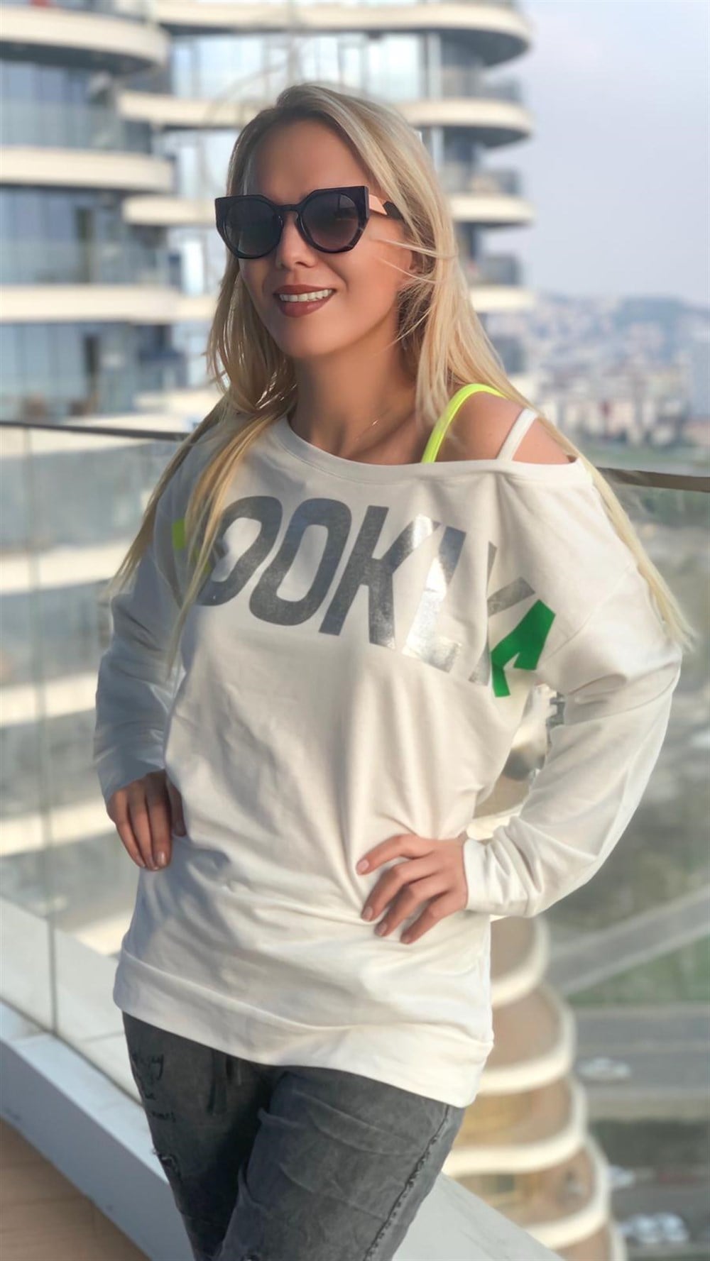 Omzu Renkli İp Detay Sweatshirt 