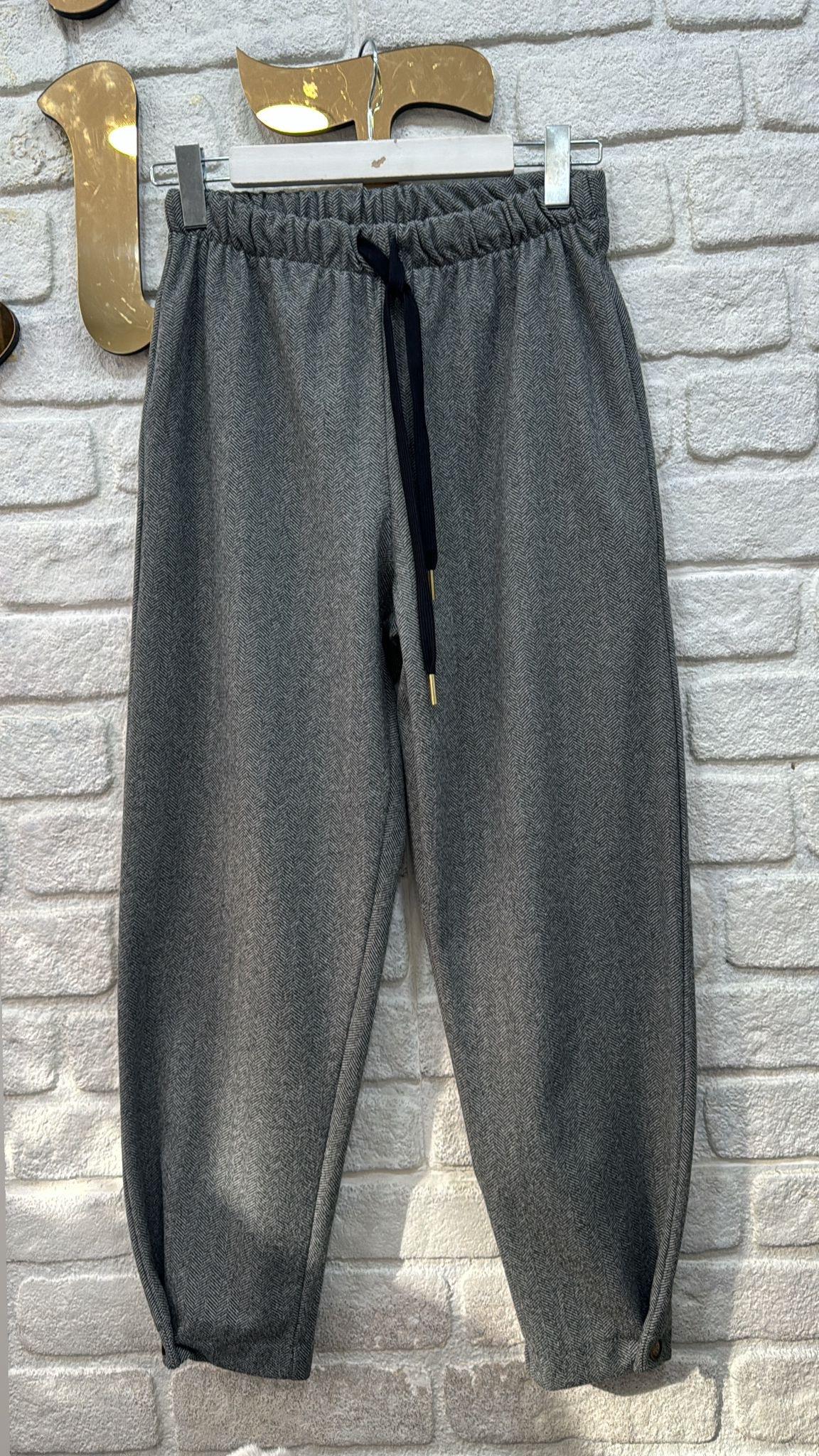 Paçası Düğmeli Kaşe Pantolon   