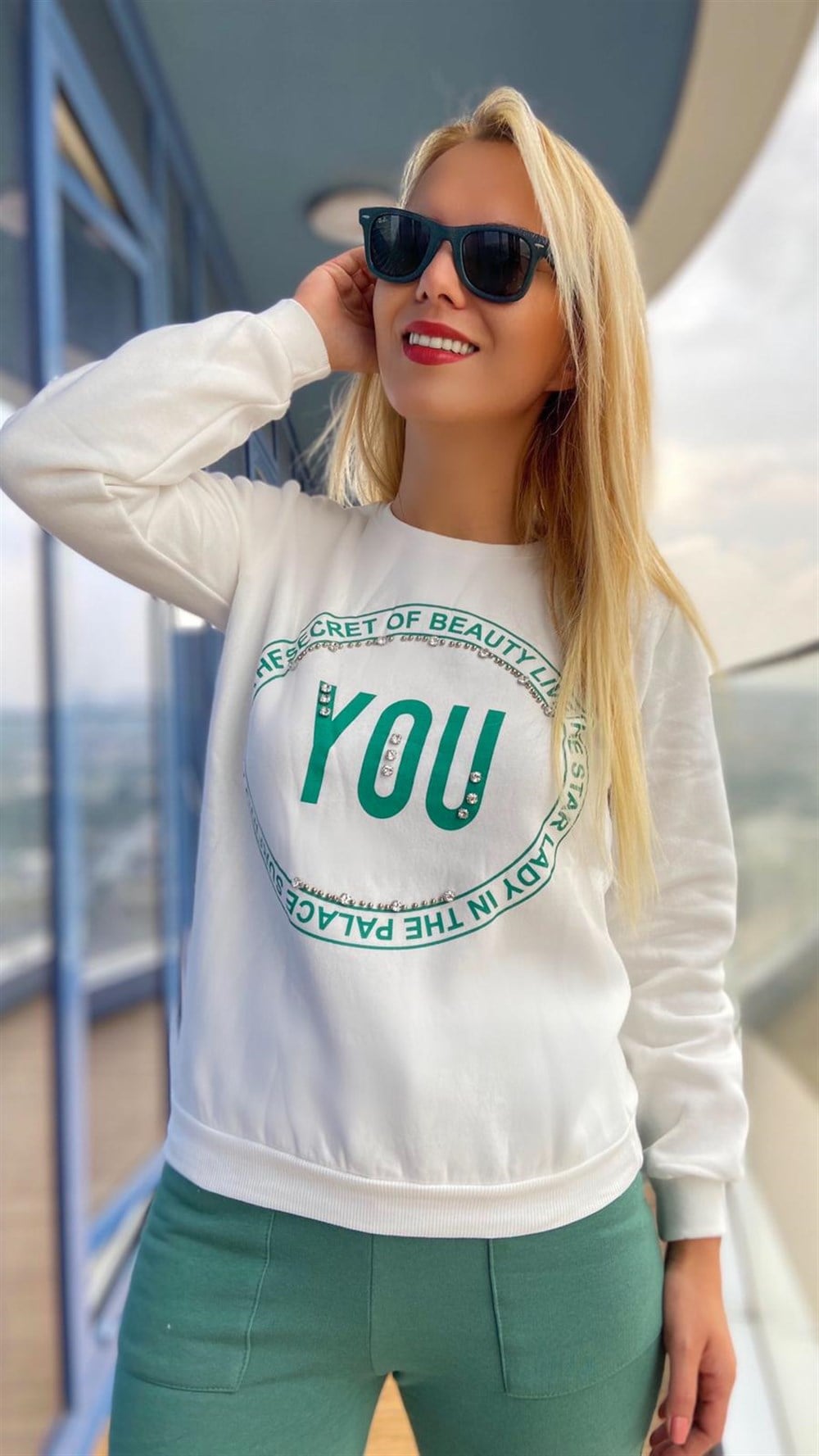 Taşlı YOU Sweatshirt