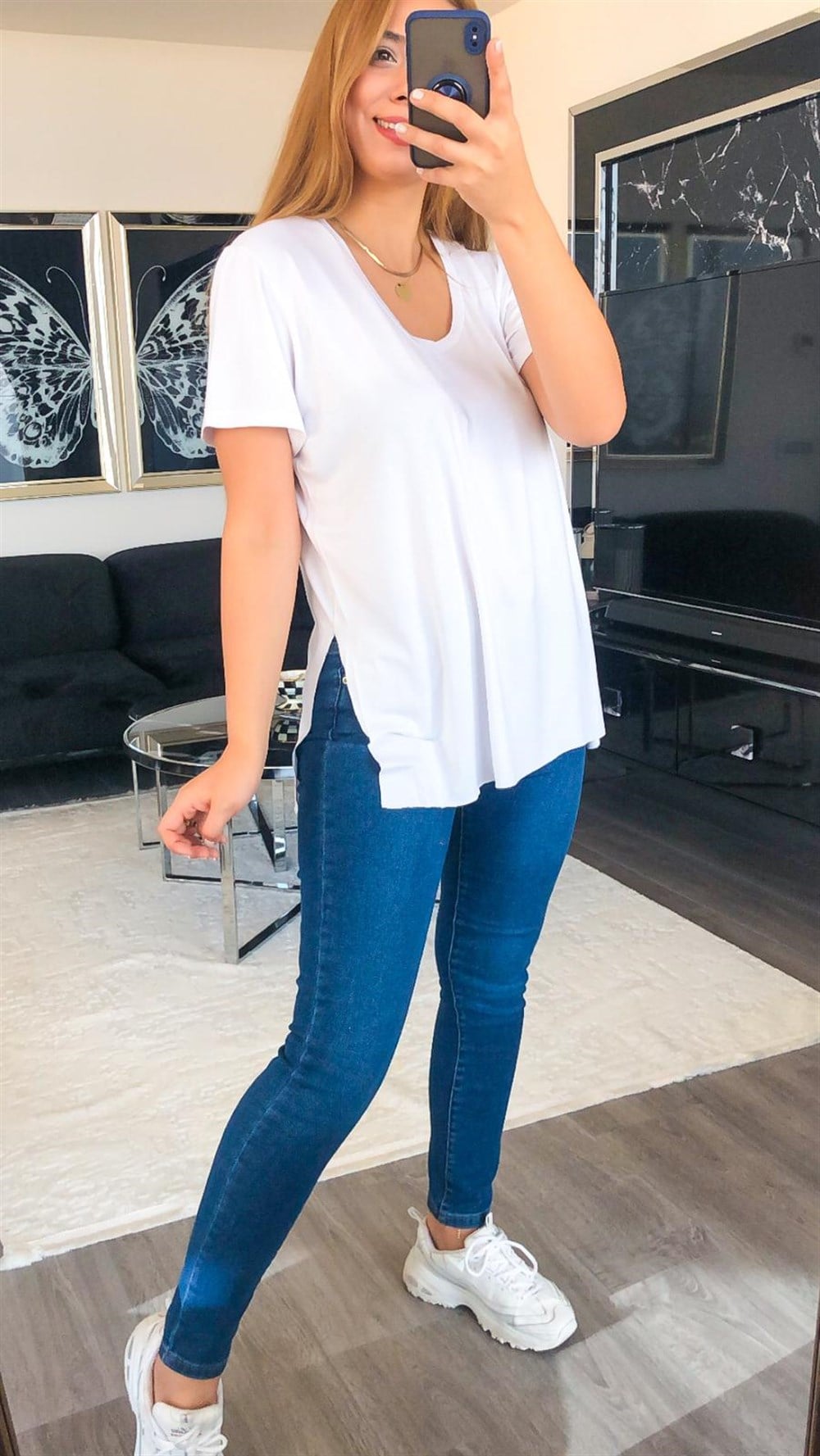 V Yaka Basic Tshirt