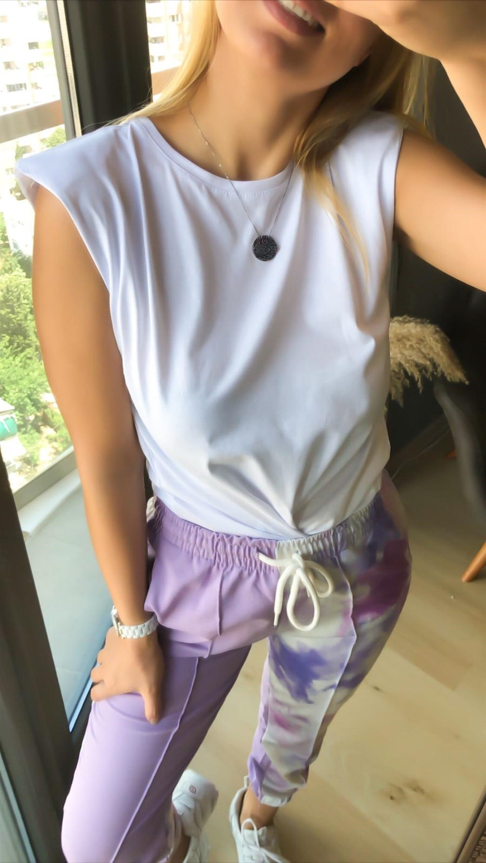 Vatkalı Beyaz Tshirt