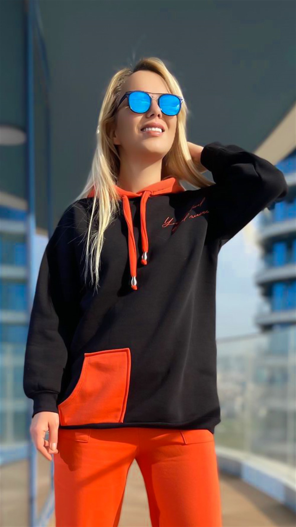 Yan Cep Sweatshirt