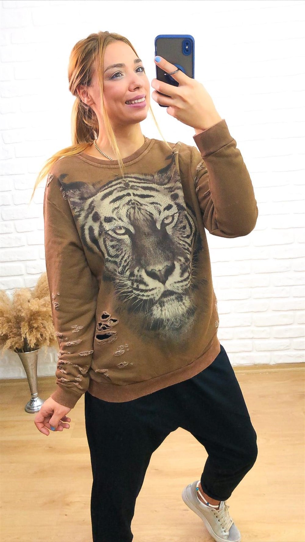 Yırtık Detaylı Kaplanlı Sweat