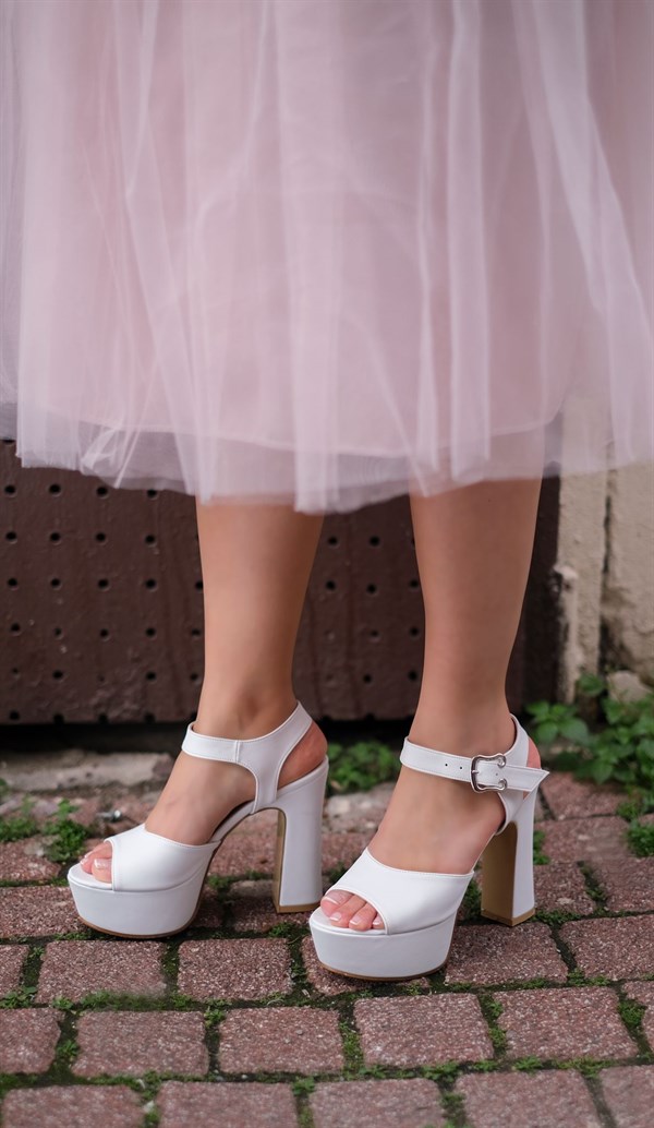 576-Beyaz Kalın Topuklu Kadın Platform Ayakkabı