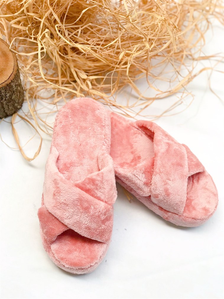 Pembe Peluş Kadın Ev Terliği
