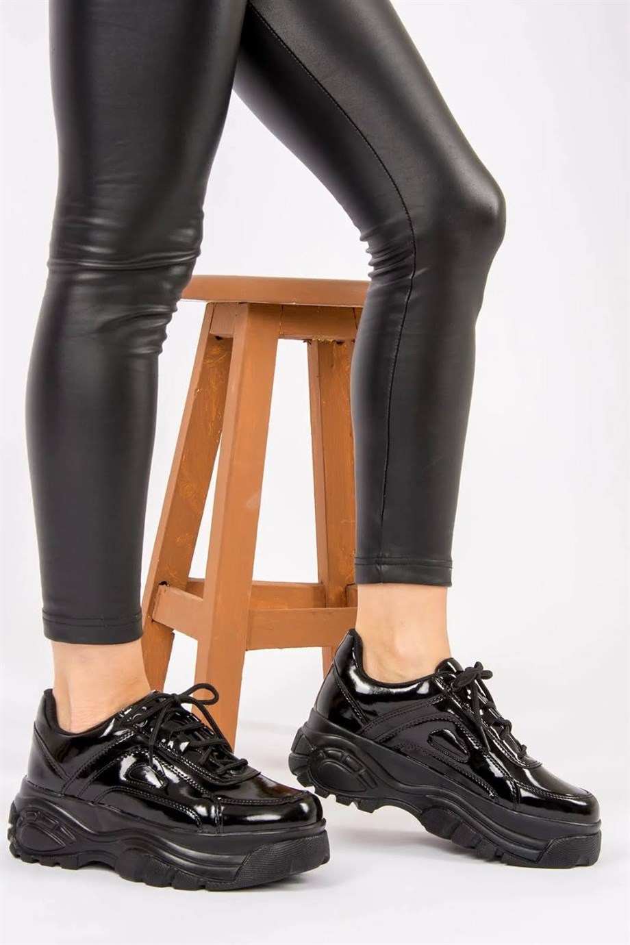 Kadın Siyah Rugan Dolgu Topuk Sneakers - Espina
