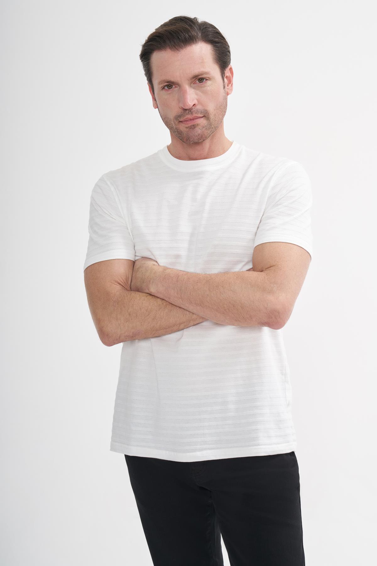 intersivinİntersivin Beyaz T-Shirt - BRŞ-03