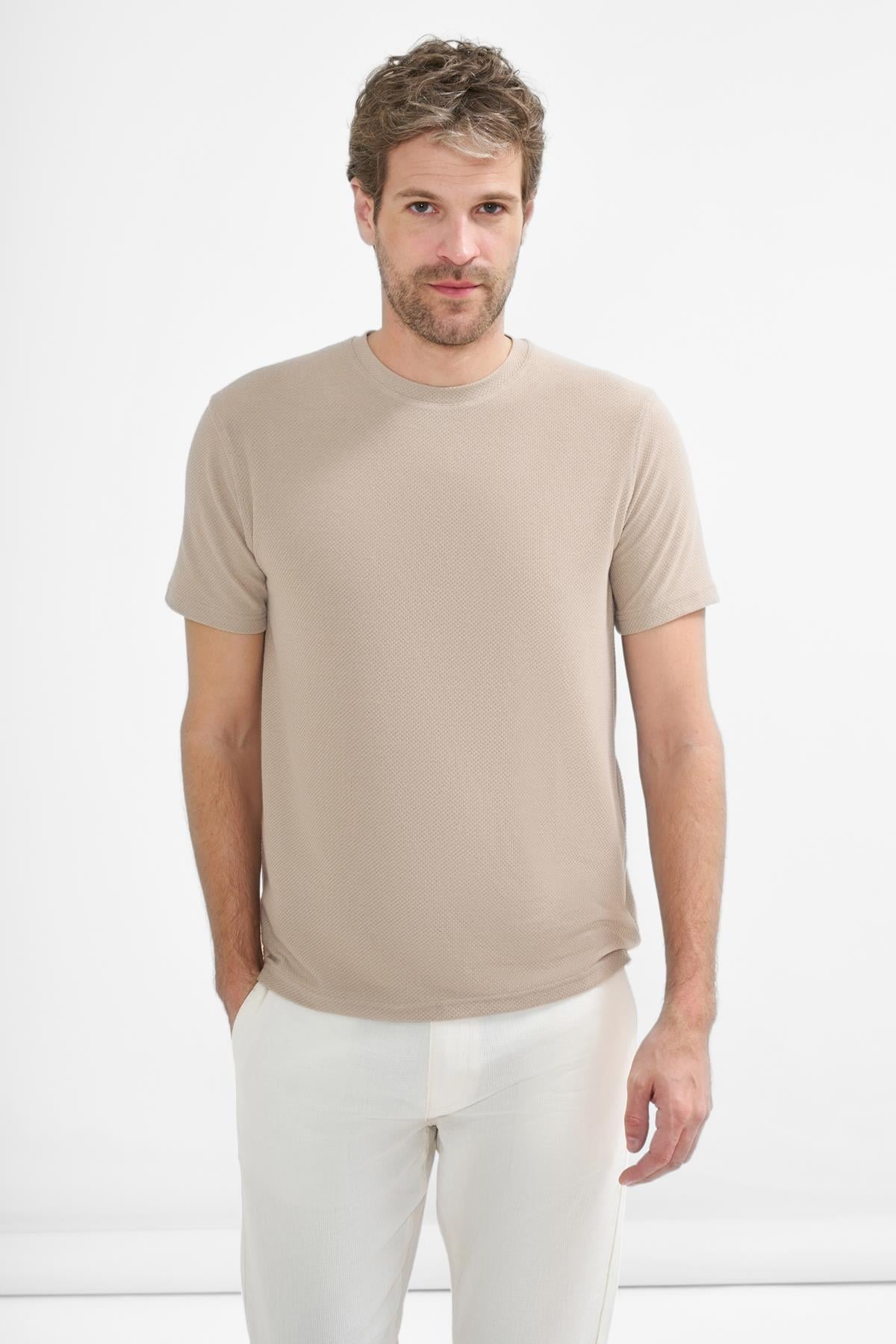 intersivinİntersivin Bisiklet Yaka Bej Tshirt - BRŞ-04