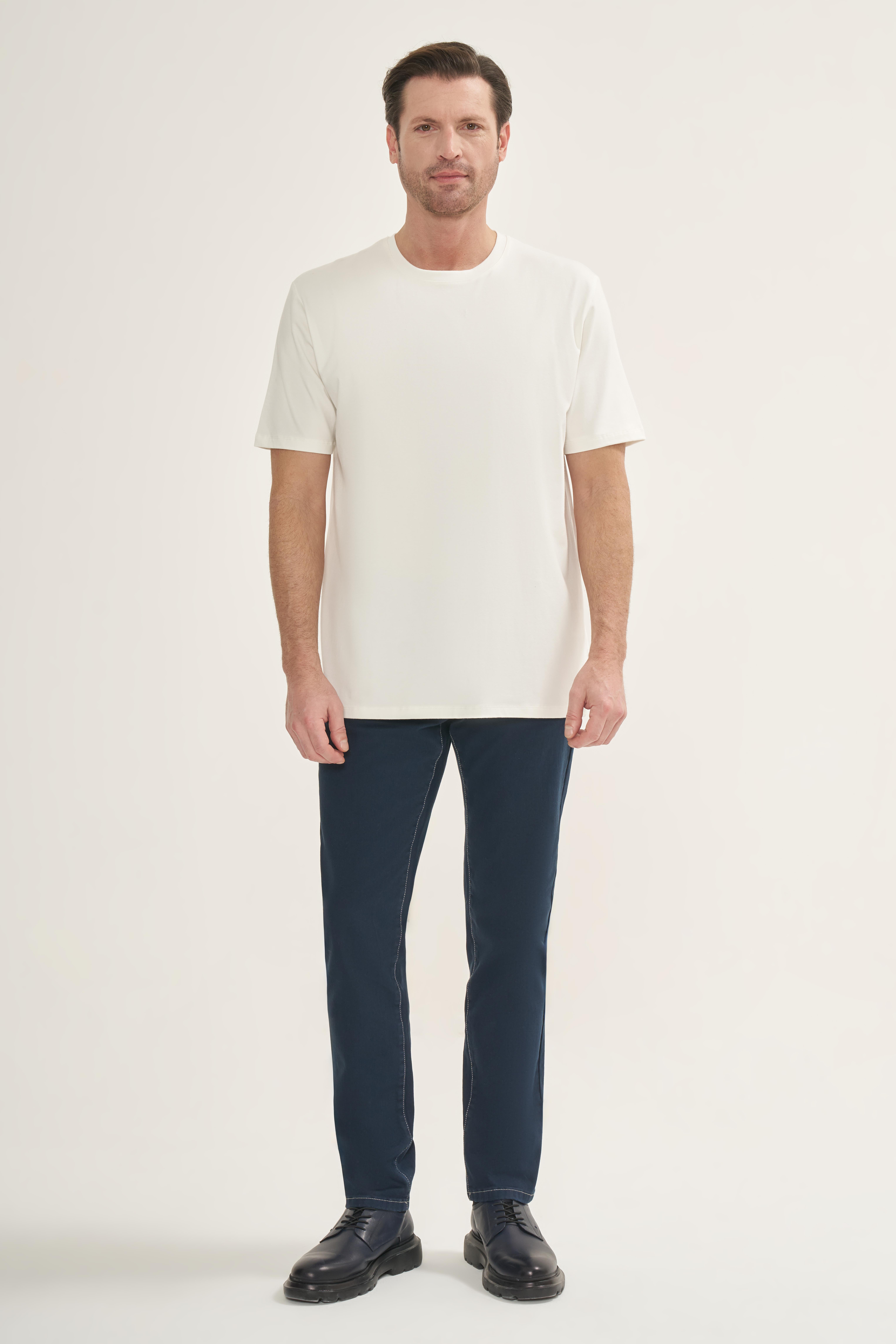 intersivinİntersivin Bisiklet Yaka Beyaz Tshirt - T13