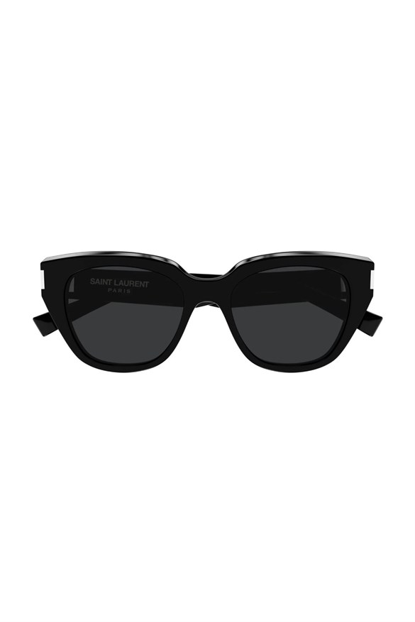 Yves Saint Laurent  827 001 52-18  Güneş Gözlüğü
