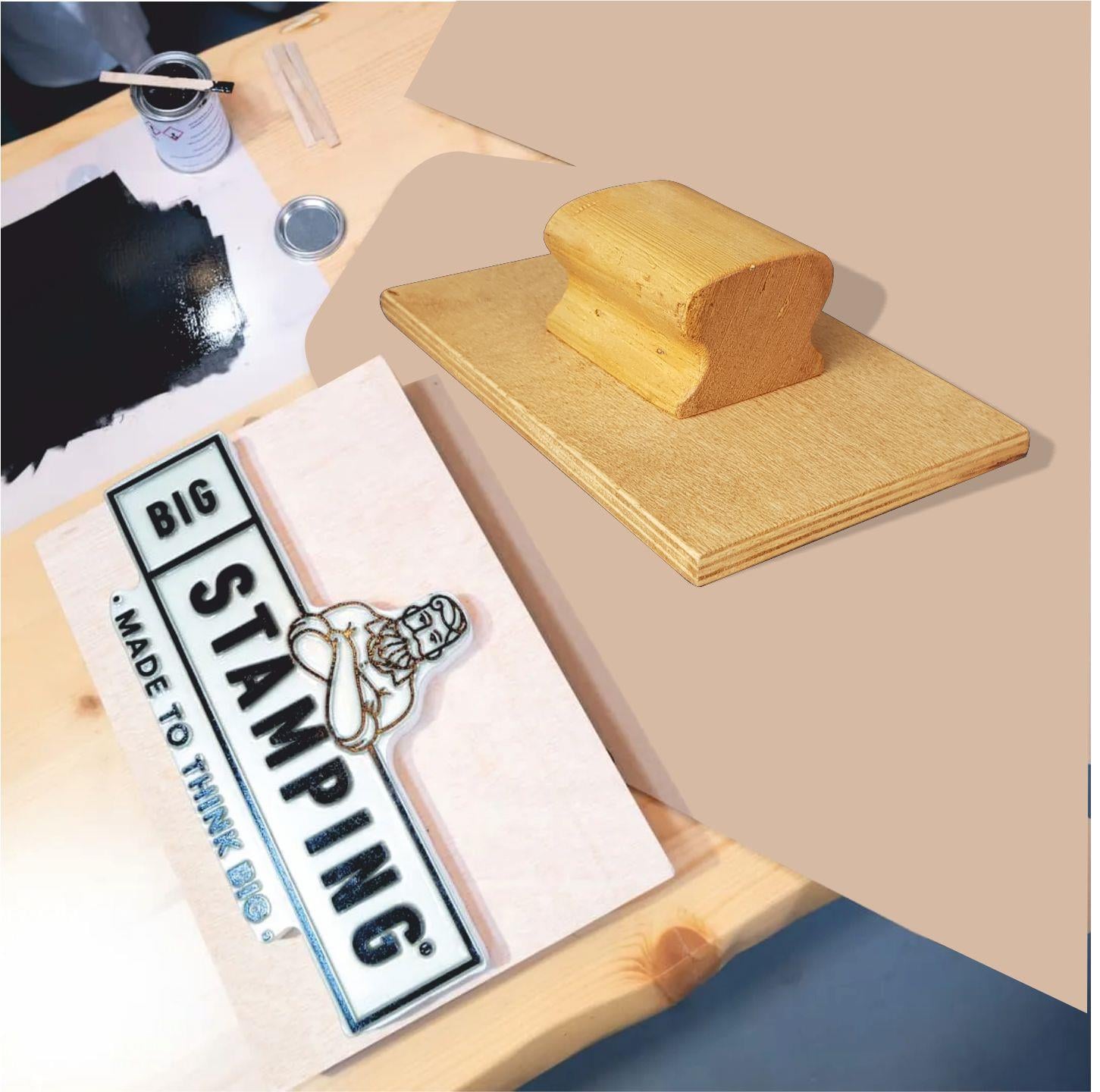 Oztek 12018055 Büyük Boy Kaşe Baskı Alanı 120x180 mm'dir.