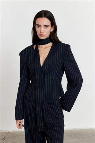 Çizgili Belden Oturmalı Fular Detay Blazer Lacivert