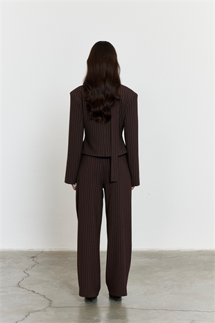 Çizgili Belden Oturmalı Fular Detay Blazer Acı Kahve