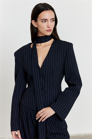 Çizgili Belden Oturmalı Fular Detay Blazer Lacivert