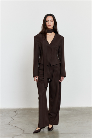 Çizgili Belden Oturmalı Fular Detay Blazer Acı Kahve