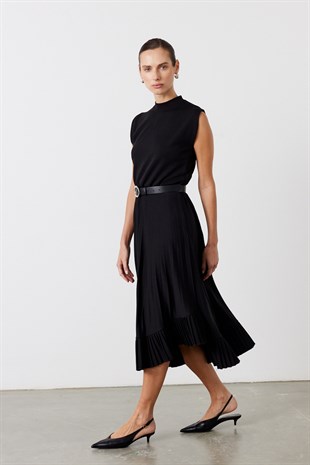 Kolsuz Piliseli Elbise Siyah