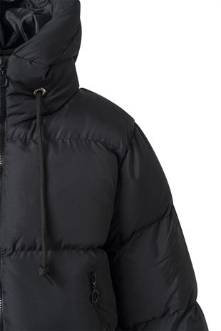 Siyah Kapüşonlu Kısa Şişme Mont SİYAH