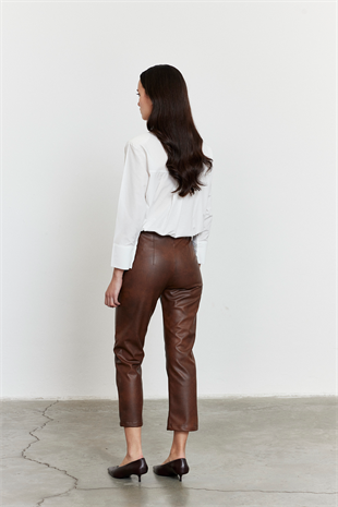 Suni Deri Yırtmaç Detay Pantolon Kahverengi