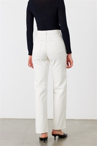 Tina Straight Fit Jean Ekru