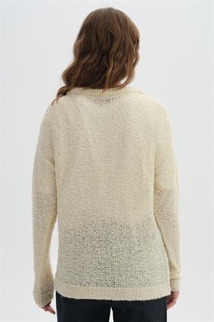 Bej Düşük Omuzlu Buklet Triko Kazak