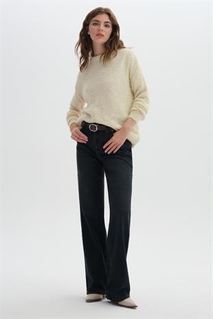 Bej Düşük Omuzlu Buklet Triko Kazak