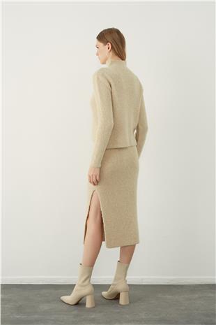 Soft textured slit midi knitted skirt