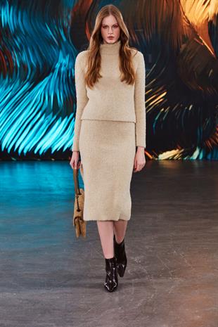 Soft textured slit midi knitted skirt