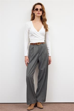 Beyaz BASİC KRUVAZE BAĞLAMALI BLUZ