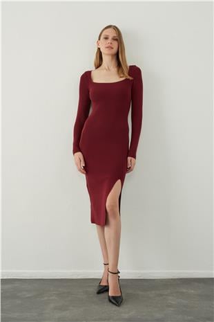 Bordo Kare Yaka Yırtmaçlı Midi Triko Elbise